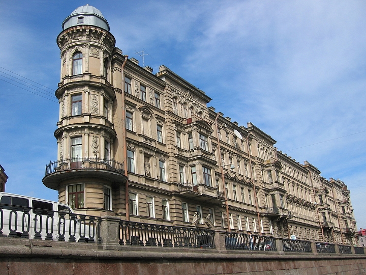 85 Boat cruise, St Petersburg architecture.jpg